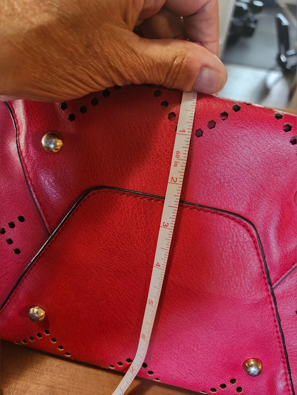 Louenhide Bermuda Handbag In Raspberry. - Picture 7 of 13